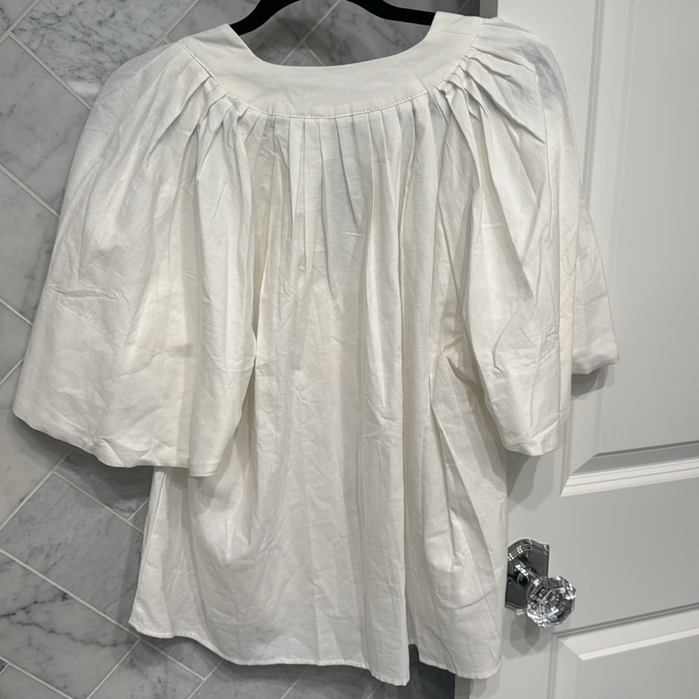 Pomander Place White Split-Neck Flutter Sleeve Blouse - Picture 8 of 9